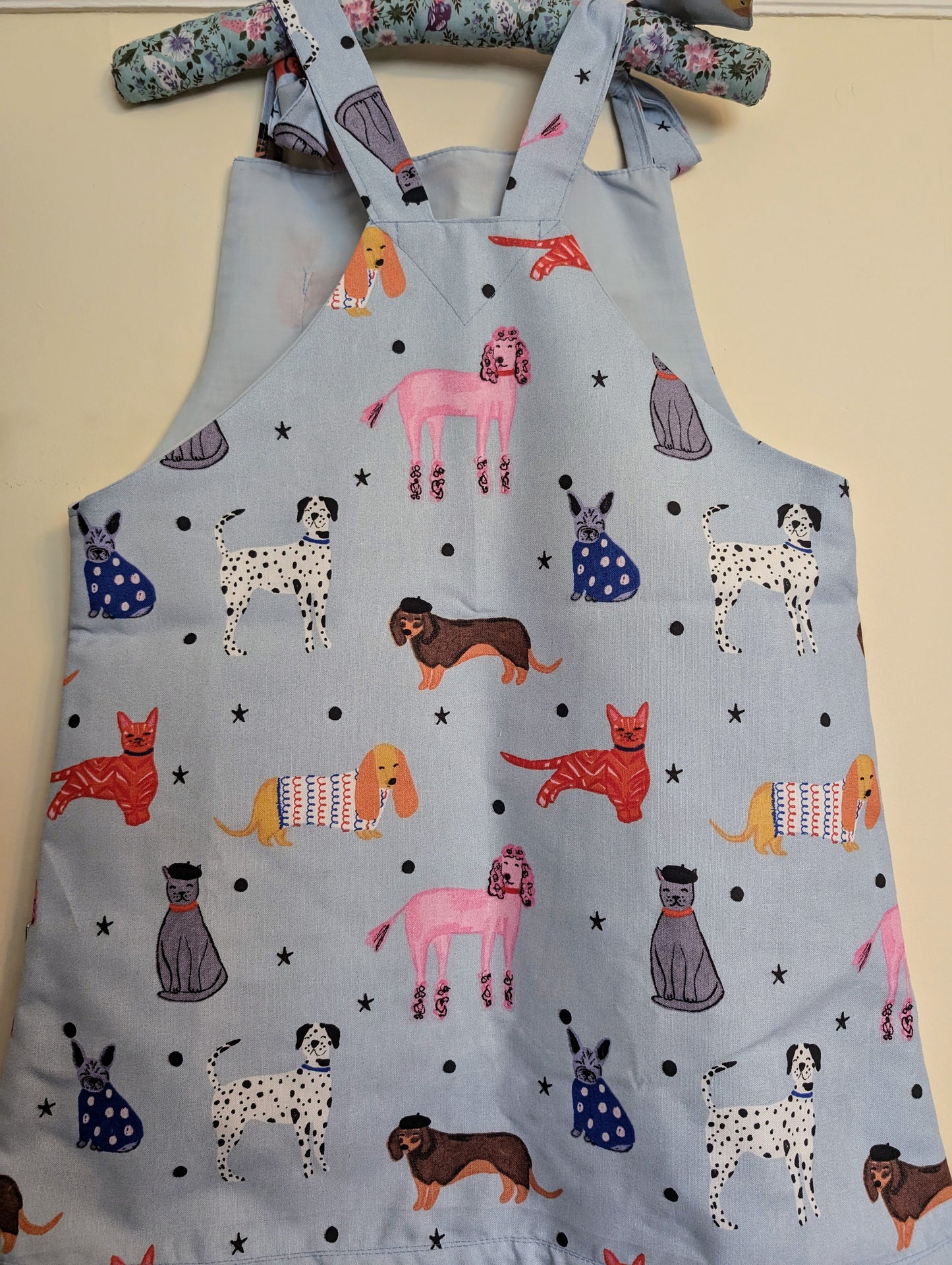 dress size 12, dog and cats pattern dress, pinafore dress, dungarees dress, tie top dress, apron dress, mini dress, pockets dress