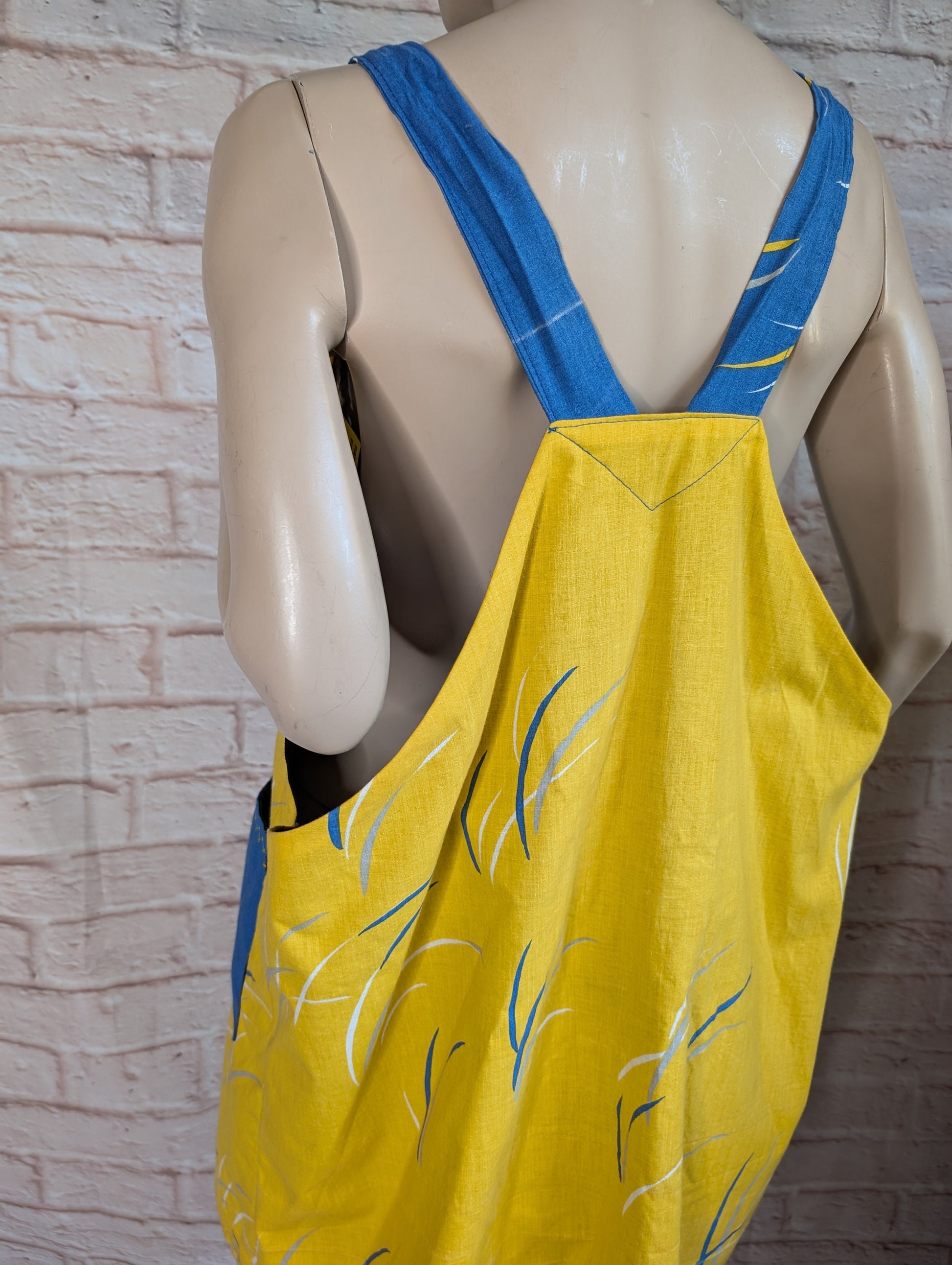 dress size 20, 80s patten dress, pinafore dress, dungarees dress, tie top dress, apron dress, pockets dress, yellow dress