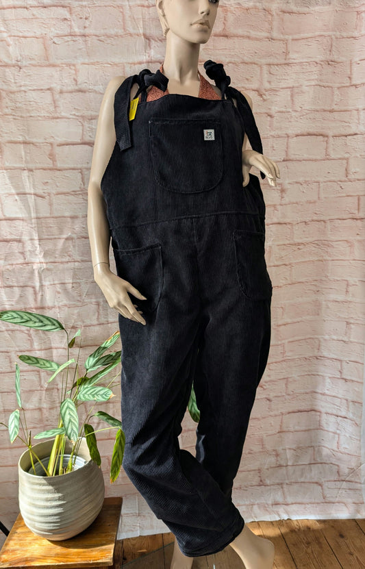 Dungarees size 16-18/XL, black cord, Baggy fit dungarees. Sustainable fashion dungarees, reworked clothing.