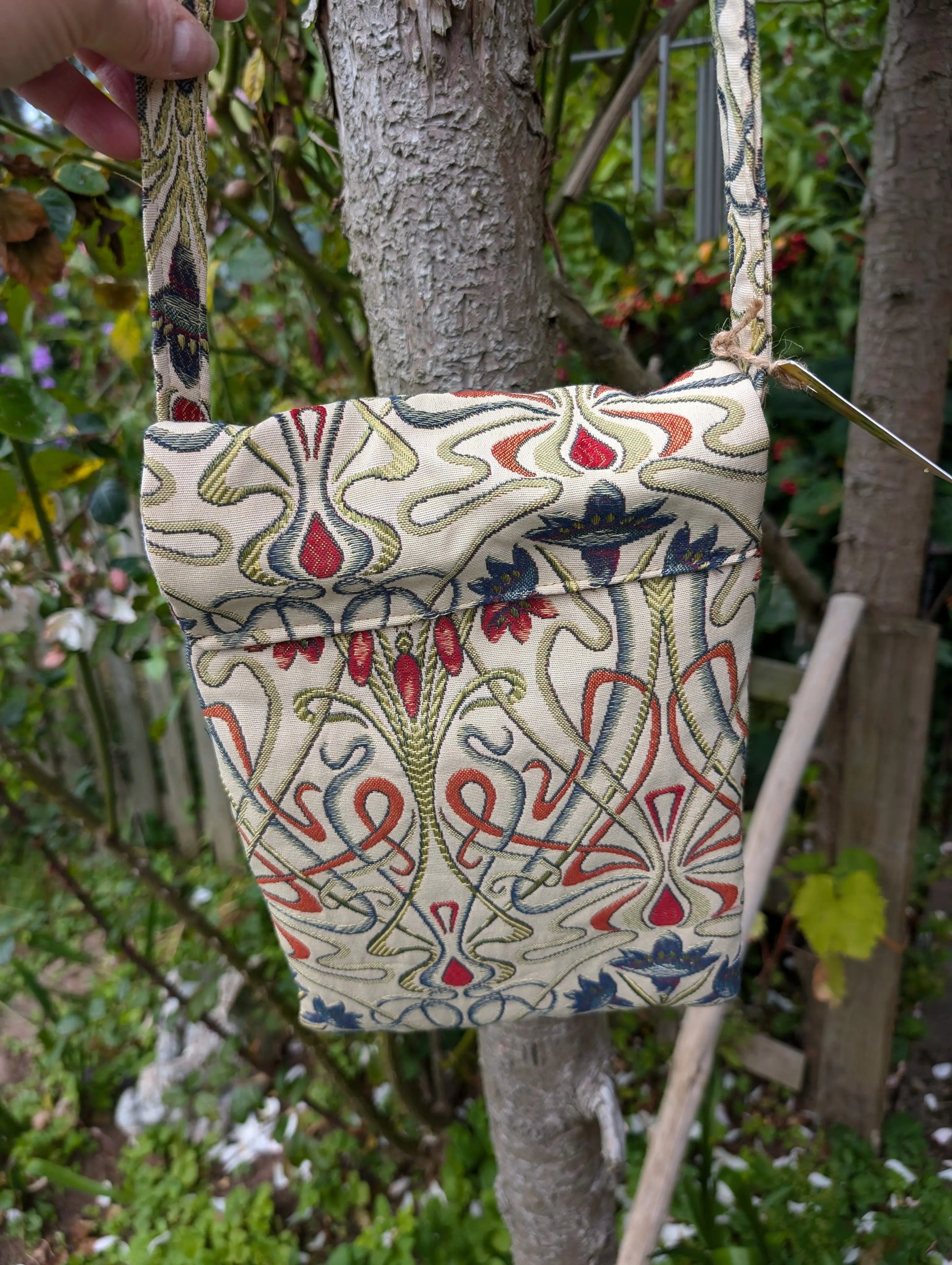 cross body bag, parcel bag, postman bag, saddle bag, shoulder bag, embroidery bag, pattern bag, small bag Reloveddesigns by Dawn